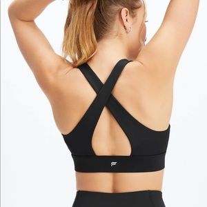 Fabletics Oasis Twist Sports Bra